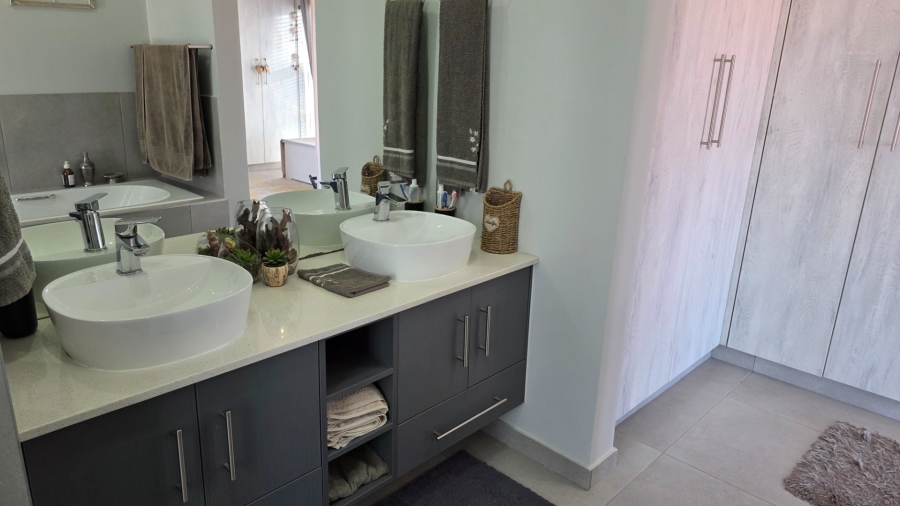 3 Bedroom Property for Sale in Island View Western Cape